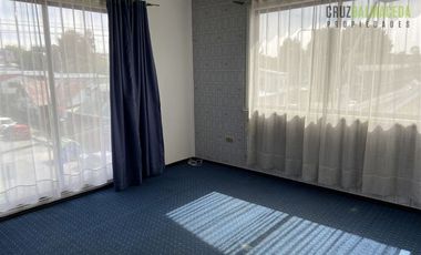 Casa en Venta en Amplia Casa (4 niveles) con loc. comerciales en centro de Calbuco