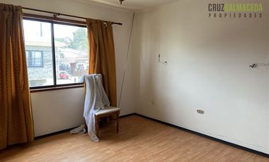 Casa en Venta en Amplia Casa (4 niveles) con loc. comerciales en centro de Calbuco
