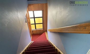 Casa en Venta en Amplia Casa (4 niveles) con loc. comerciales en centro de Calbuco