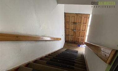 Casa en Venta en Amplia Casa (4 niveles) con loc. comerciales en centro de Calbuco