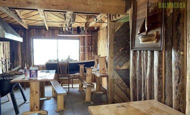 Casa en Venta en Amplia Casa (4 niveles) con loc. comerciales en centro de Calbuco