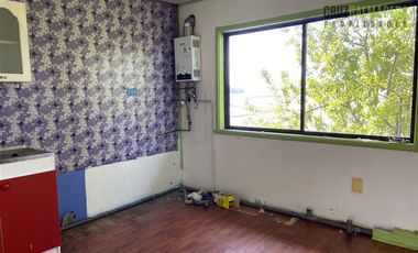 Casa en Venta en Amplia Casa (4 niveles) con loc. comerciales en centro de Calbuco