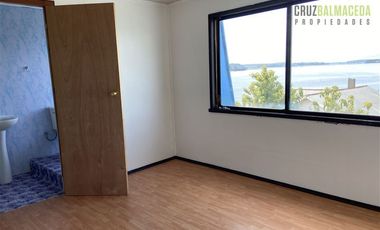 Casa en Venta en Amplia Casa (4 niveles) con loc. comerciales en centro de Calbuco