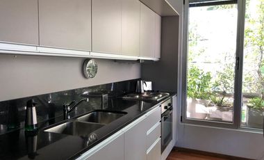 Único Departamento en triplex con terraza propia parquizada, 2 cocheras. Categoría. - Martinez