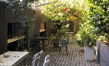 Único Departamento en triplex con terraza propia parquizada, 2 cocheras. Categoría. - Martinez