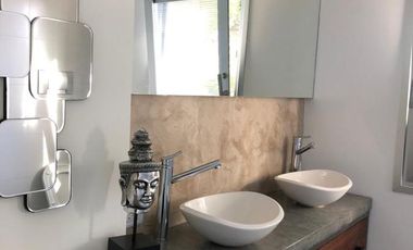 Único Departamento en triplex con terraza propia parquizada, 2 cocheras. Categoría. - Martinez