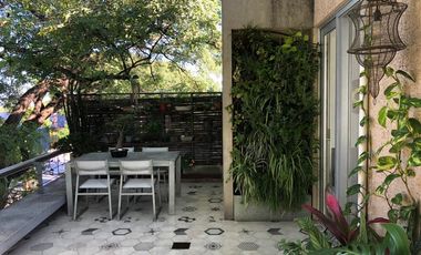Único Departamento en triplex con terraza propia parquizada, 2 cocheras. Categoría. - Martinez