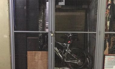 Único Departamento en triplex con terraza propia parquizada, 2 cocheras. Categoría. - Martinez