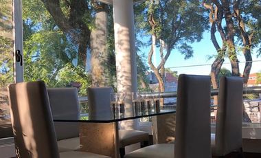 Único Departamento en triplex con terraza propia parquizada, 2 cocheras. Categoría. - Martinez
