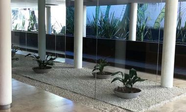 Único Departamento en triplex con terraza propia parquizada, 2 cocheras. Categoría. - Martinez