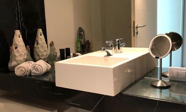 Único Departamento en triplex con terraza propia parquizada, 2 cocheras. Categoría. - Martinez