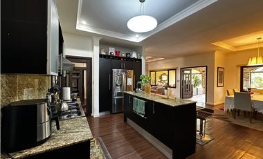 Venta de casa en  Costa Sur, Sunset Coast