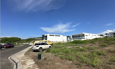 TERRENO EN URBANIZACIÓN MARINA BLUE, SUR DE MANTA