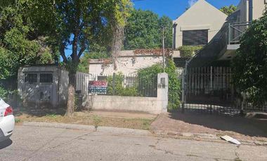 Casa en venta en Quilmes Este