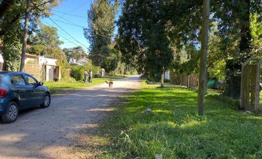 LATORRE PROP. VENDE CABAÑA 3 AMB CON PARQUE EN EL CORAZON DE LAS DALIAS