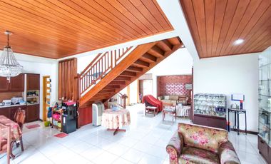 Rumah Tanah Luas 5 Kamar Tidur 5 Mnt ke Living Plaza Pamulang J-42963