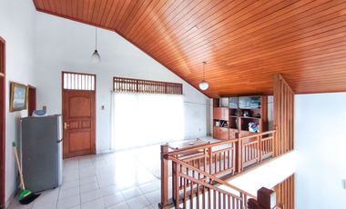 Rumah Tanah Luas 5 Kamar Tidur 5 Mnt ke Living Plaza Pamulang J-42963