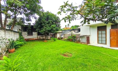 Rumah Tanah Luas 5 Kamar Tidur 5 Mnt ke Living Plaza Pamulang J-42963