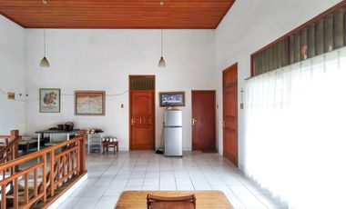 Rumah Tanah Luas 5 Kamar Tidur 5 Mnt ke Living Plaza Pamulang J-42963