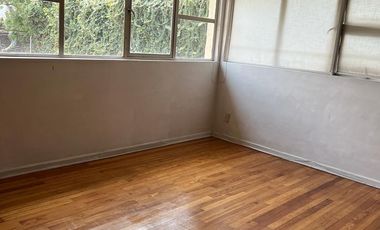 CASA PARA REMODELAR EN LOMAS DE CHAPULTEC