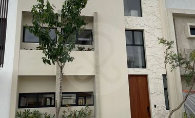 Rio Residencial Casa en condominio en venta en Cancún