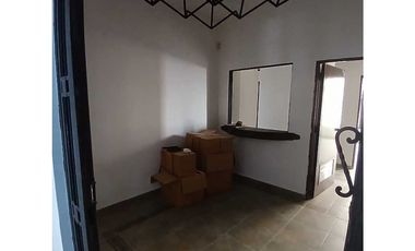 SAN FRANCISCO / LOCAL COMERCIAL / 160 M2 / 9 OFICINAS / Y