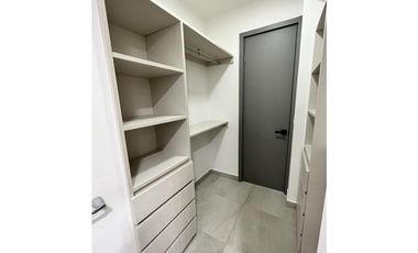 Se renta  moderno y céntrico apartamento