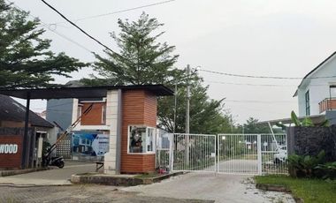 Rumah di Cileungsi hijau 5 Km ke Pintu Tol Kota Wisata