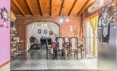 PH en venta de 2 dormitorios c/ cochera en Morón