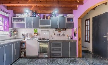 PH en venta de 2 dormitorios c/ cochera en Morón