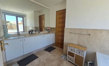 Casa hacienda de chicureo 5D/5B Oportunidad
