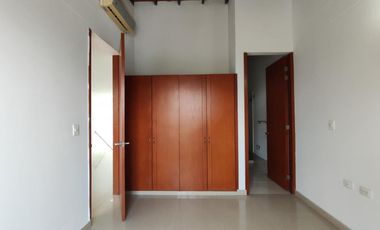 casa en venta en la floresta. Cod V12186