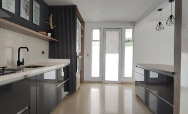 casa en venta en la floresta. Cod V12186