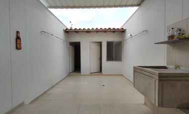 casa en venta en la floresta. Cod V12186