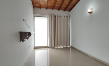 casa en venta en la floresta. Cod V12186