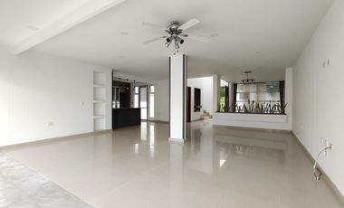 casa en venta en la floresta. Cod V12186