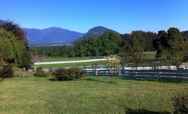 Amplia Residencia Familiar- Futrono