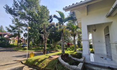 Villa Cantik Harga di Bawah NJOP di Cipanas Udara Sejuk Pemandangan Cantik