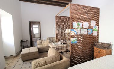 CELAYA CENTRO: Estupenda propiedad de una planta con encantadores detalles.