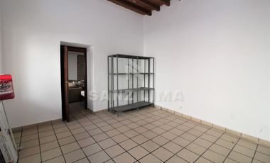 CELAYA CENTRO: Estupenda propiedad de una planta con encantadores detalles.