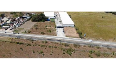 Se vende terrreno en via Panamericana Aguadulce