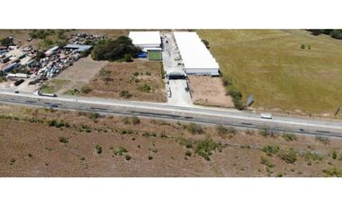Se vende terrreno en via Panamericana Aguadulce