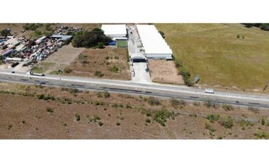 Se vende terrreno en via Panamericana Aguadulce
