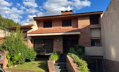 Casa  en Venta Ramos Mejia / La Matanza (A120 3638)