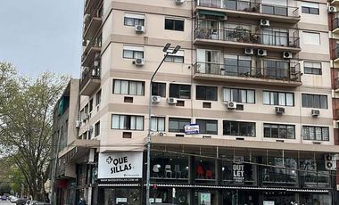 Exc. Zona Comercial y Profesional, Oficina de 28m2 al Frente (Av. Maipú)