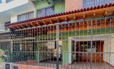 VENTA CASA TRES PISOS PALMIRA Barrio Portal de las Palmas. Cod V6135