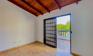 VENTA CASA TRES PISOS PALMIRA Barrio Portal de las Palmas. Cod V6135