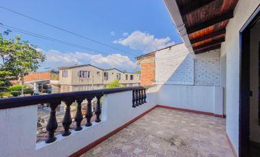 VENTA CASA TRES PISOS PALMIRA Barrio Portal de las Palmas. Cod V6135