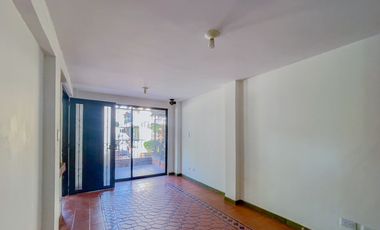 VENTA CASA TRES PISOS PALMIRA Barrio Portal de las Palmas. Cod V6135