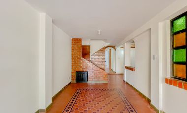 VENTA CASA TRES PISOS PALMIRA Barrio Portal de las Palmas. Cod V6135